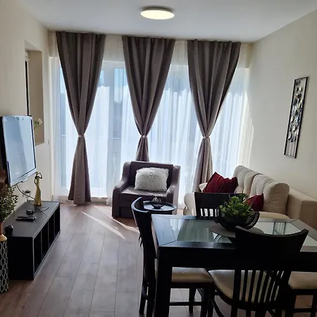 Papaya Aparthotel Varna